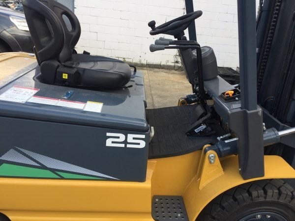 CHL forklift 2.5t 10