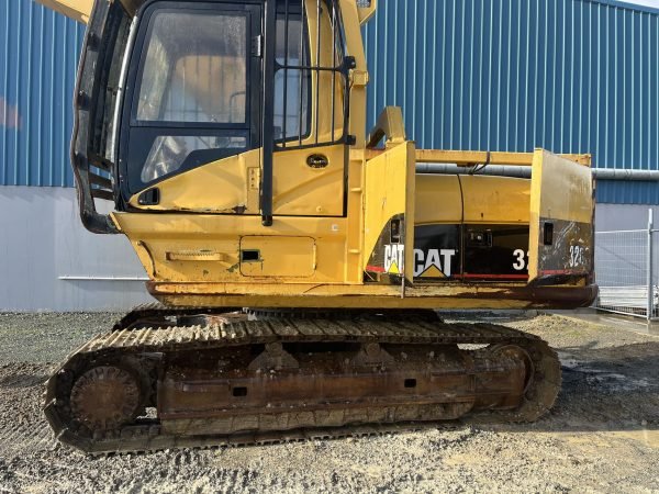 CAT320C-2003 09