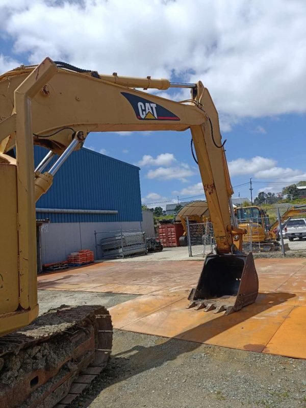 cat 04