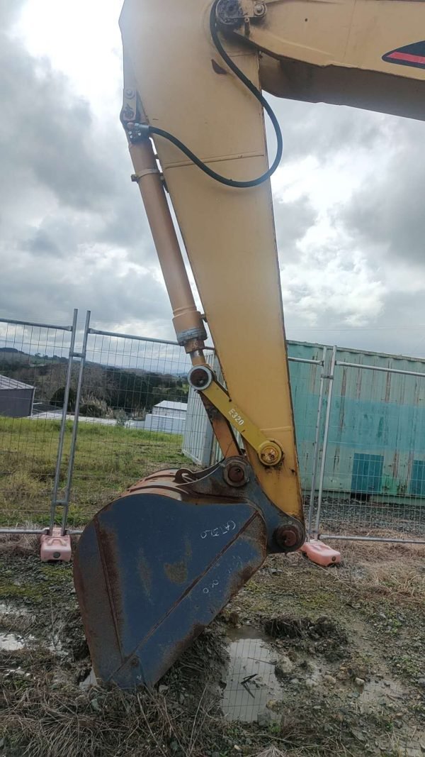 CAT320C-BuCy